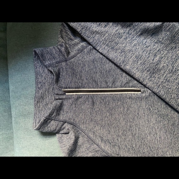 All In Motion long sleeve shirt - Unisex M - ultra soft - Picture 2 of 8